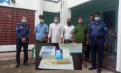 ধামরাইয়ে স্বর্ণসহ ৫ চোরাকারবারি আটক
