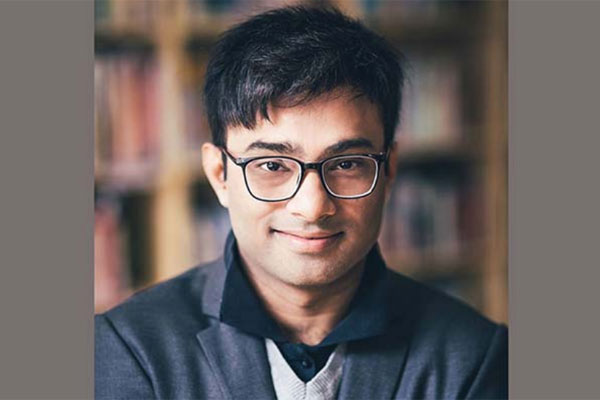 পুরো সমাজ ব্যবস্থাই আসলে দাঁড়িয়ে আছে 