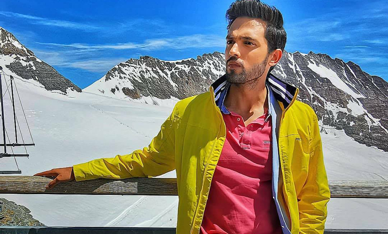 বলিউডে করোনার থাবায় ২৪ ঘণ্টায় আক্রান্ত ৯

