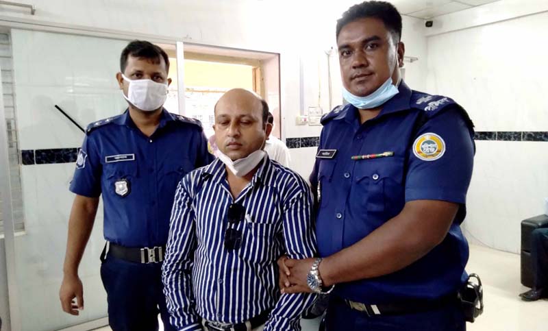 ভুয়া চিকিৎসক, নামের আগে লেখেন বিশেষজ্ঞ!
