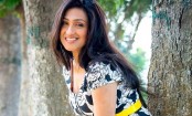 সিঙ্গাপুরে সাইকেল চালাতে গিয়ে আহত ঋতুপর্ণা
