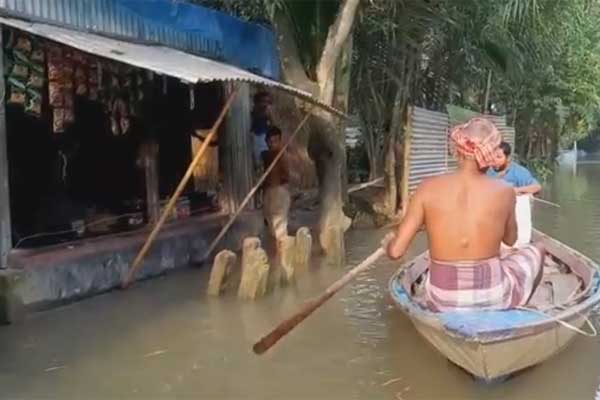 টাঙ্গাইলের বন্যা কবলিত এলাকায় মানুষের দুর্ভোগ বাড়ছে
