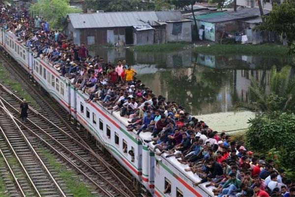 জাতীয় পরিচয়পত্র ছাড়া রেল ভ্রমণ করা যাবে না
