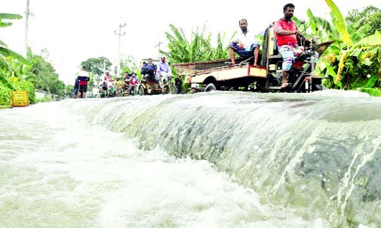 ১৬ বছর পর ঢাকায় বন্যা
