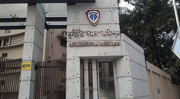স্বাস্থ্য অধিদপ্তর কর্মকর্তার ভাইয়ের নয় কোটি টাকা পাচারের চেষ্টা
