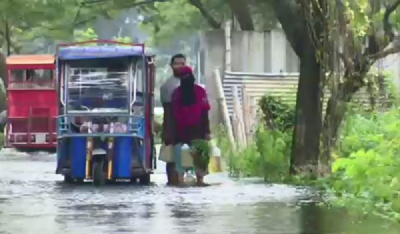 দীর্ঘদিন ধরে পানির নিচে ঢাকার নিম্নাঞ্চল