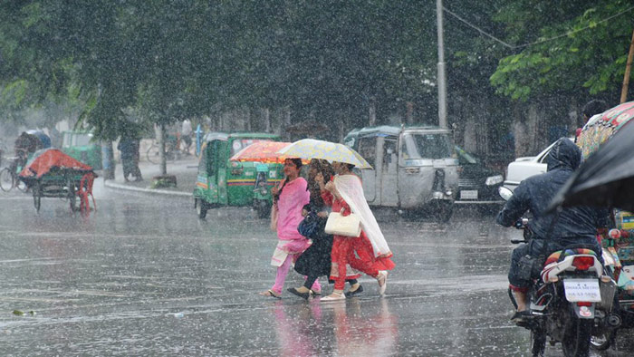 দেশের ১২ অঞ্চলে ঝড়বৃষ্টির পূর্বাভাস
