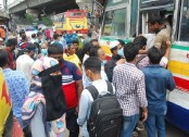 মানা হচ্ছে না স্বাস্থ্যবিধি, তবুও আদায় করা হচ্ছে বাড়তি ভাড়া