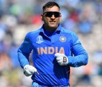 আন্তর্জাতিক ক্রিকেট থেকে অবসরের ঘোষণা ধোনির
