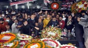 বঙ্গবন্ধুকে শ্রদ্ধা জানাতে ধানমন্ডি ৩২ নম্বরের দিকে জনস্রোত
