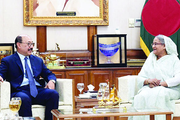 প্রধানমন্ত্রীর সঙ্গে শ্রিংলার সাক্ষাৎ

