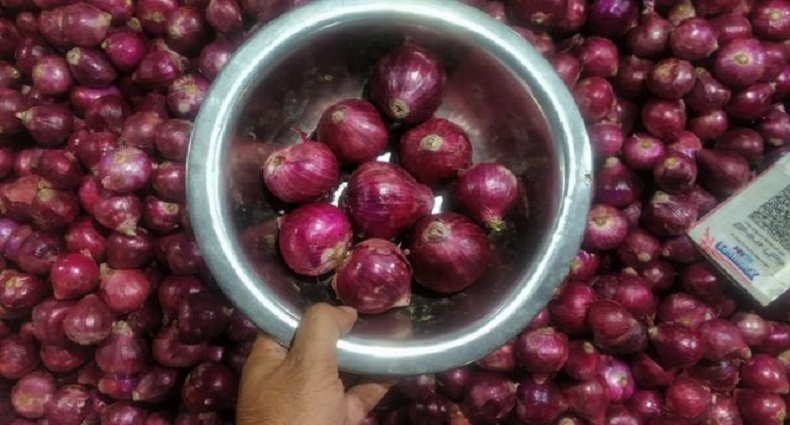 ফের ২৫০ টাকার পথে পেঁয়াজের দাম!
