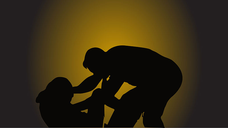 পুত্রবধূকে ধর্ষণের অভিযোগে শ্বশুর আটক
