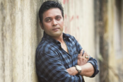 গুরুতর অসুস্থ হয়ে হাসপাতালে মিলন
