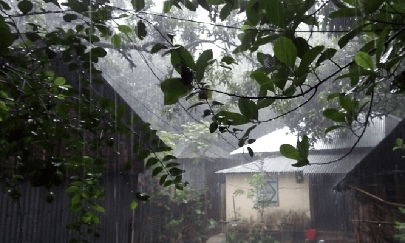দেশের ১৮ অঞ্চলে ঝড়বৃষ্টির সম্ভাবনা
