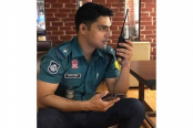 অবশেষে আইনজীবী পেলেন সেই এসআই আকবর
