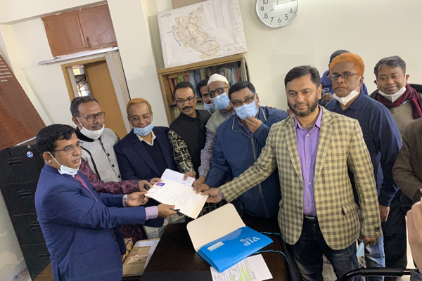 বোয়ালমারীতে উৎসবমুখর পরিবেশে মনোনয়নপত্র দাখিল

