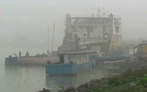 বাংলাবাজার-শিমুলিয়া রুটে ফেরি চলাচল বন্ধ
