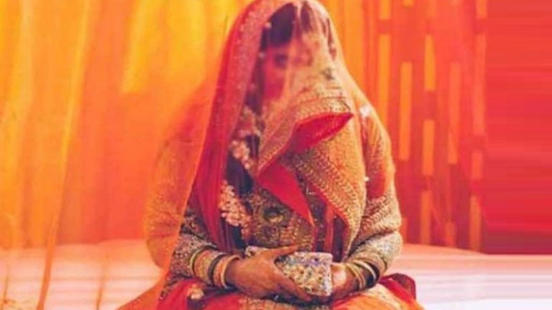 বিয়ের ১৫ দিনের মাথায় স্বামী জানলেন স্ত্রী ৬ মাসের অন্তঃসত্ত্বা